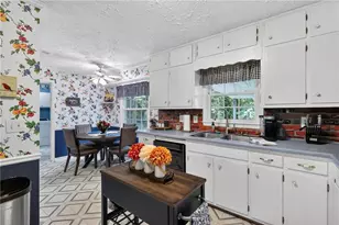 2868 Hickory Ln, Snellville, GA 30078 - Photo 10