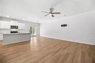 6710 Corryton St, Flowery Branch, GA 30542 - Photo 4