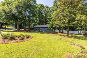 1802 La Dawn Ln NW, Atlanta, GA 30318 - Photo 2