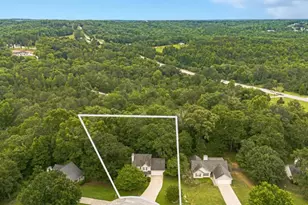 1520 Riverglen Dr, Loganville, GA 30052 - Photo 2