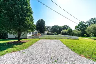 894 Lakeview Dr, Nicholson, GA 30565 - Photo 24