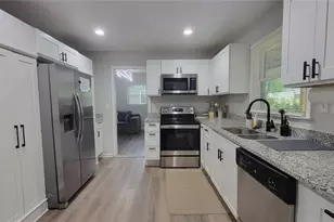 3132 Forrest Hills Dr SW, Atlanta, GA 30354 - Photo 6