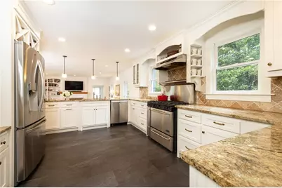 2534 Brookwood Drive NE, Atlanta, GA 30305 - Photo 6