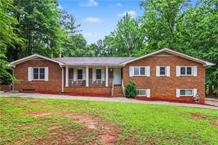 329 Plantation Cir, Fayetteville, GA 30214 - Photo 1