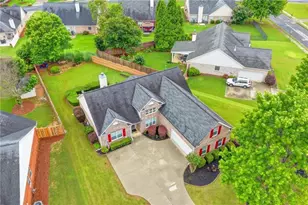 5205 Ashbury Manor Ln, Sugar Hill, GA 30518 - Photo 4
