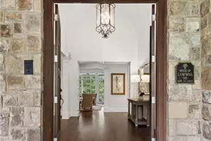 1024 Somerset Dr NW, Atlanta, GA 30327 - Photo 4