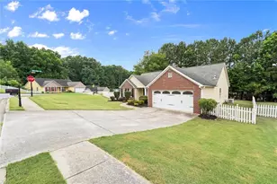 5622 Riverside Walk Dr, Sugar Hill, GA 30518 - Photo 2