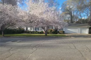 2637 Sunny Ln SE, Marietta, GA 30067 - Photo 2