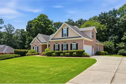 139 Montvale Drive, Hoschton, GA 30548 - Photo 4