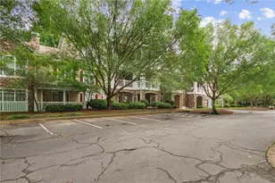 933 Sandringham Dr, Alpharetta, GA 30004 - Photo 2