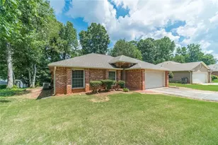 1381 Shady Cove Ln, Lawrenceville, GA 30043 - Photo 8
