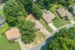 1381 Shady Cove Ln, Lawrenceville, GA 30043 - Photo 10