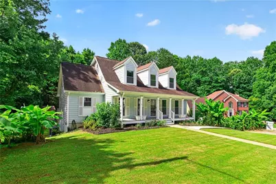 1327 Velvet Creek Way SW, Marietta, GA 30008 - Photo 2