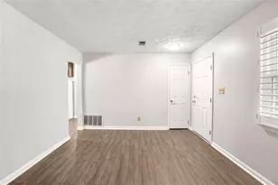 6988 Tan Bark Ct, Riverdale, GA 30296 - Photo 6