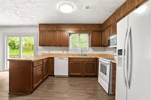 6988 Tan Bark Ct, Riverdale, GA 30296 - Photo 8