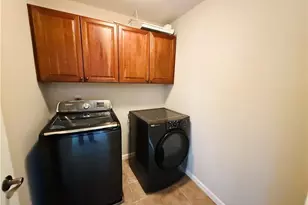 1652 Park Hollow Ln, Lawrenceville, GA 30043 - Photo 32
