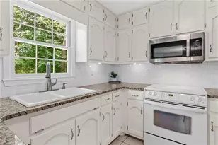 2109 Shay Ct, Buford, GA 30519 - Photo 16