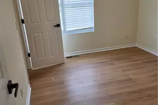 1327 Hollenbeck Ln, Riverdale, GA 30296 - Photo 16