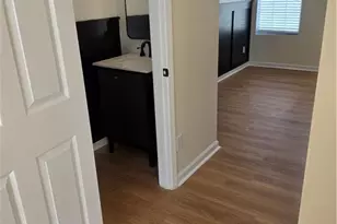 1327 Hollenbeck Ln, Riverdale, GA 30296 - Photo 6