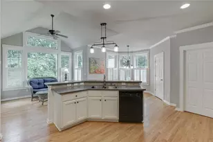 5843 Peacock Ln, Hoschton, GA 30548 - Photo 12