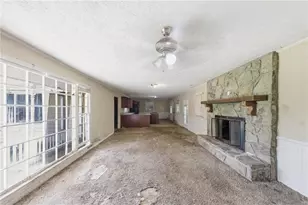 759 Freeman Dr NW, Lilburn, GA 30047 - Photo 10