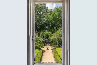 737 Barnett Street NE #B6, Atlanta, GA 30306 - Photo 8