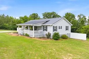 1841 Hunters Creek Rd, Toccoa, GA 30577 - Photo 4