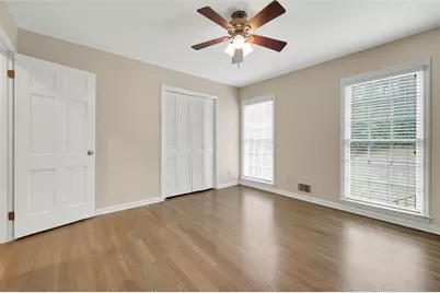4517 E Kings Point Circle, Dunwoody, GA 30338 - Photo 16
