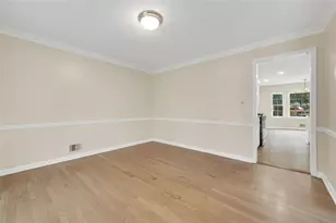 4517 E Kings Point Cir, Dunwoody, GA 30338 - Photo 6