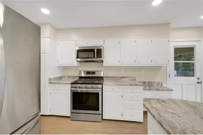 4517 E Kings Point Circle, Dunwoody, GA 30338 - Photo 10