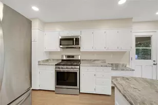 4517 E Kings Point Cir, Dunwoody, GA 30338 - Photo 10