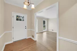 4517 E Kings Point Cir, Dunwoody, GA 30338 - Photo 2
