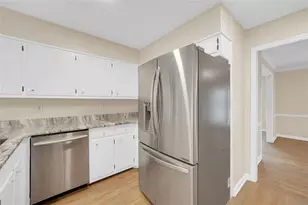 4517 E Kings Point Cir, Dunwoody, GA 30338 - Photo 8
