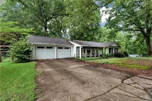 5045 Red Oak Ln, Gainesville, GA 30506 - Photo 2