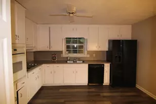 3765 Manor House Dr, Marietta, GA 30062 - Photo 6