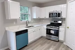 940 Melrose Park Pl, Lawrenceville, GA 30044 - Photo 8