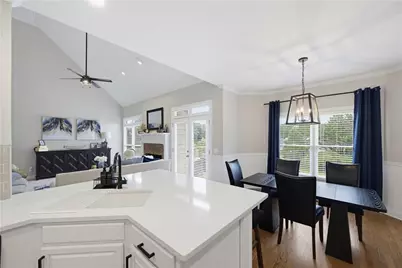 8450 Woodland View Drive, Gainesville, GA 30506 - Photo 10