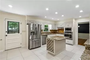 2032 Gunstock Dr, Tucker, GA 30087 - Photo 12