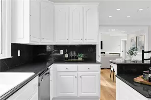 10645 Oxford Mill Cir, Alpharetta, GA 30022 - Photo 12