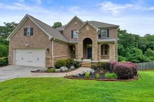 1010 Chelsey Way, Roswell, GA 30075 - Photo 2
