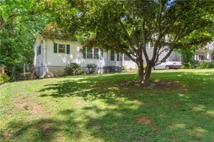 1682 Bridgeport Dr NE, Atlanta, GA 30329 - Photo 2