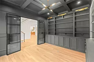 1081 Hershey Dr, Marietta, GA 30062 - Photo 8