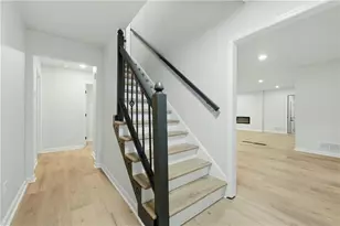 648 Bralorne Dr, Stone Mountain, GA 30087 - Photo 4