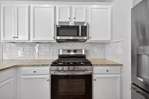 3277 Castleberry Village Dr, Cumming, GA 30040 - Photo 12