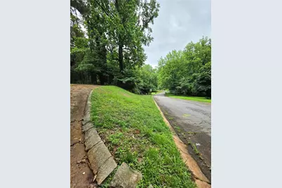 618 Simone Way, Stone Mountain, GA 30087 - Photo 4
