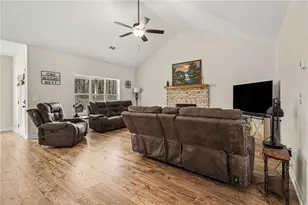 100 Dove Crk Ct, Lagrange, GA 30241 - Photo 8