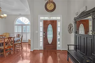400 Chandler Ct, Sugar Hill, GA 30518 - Photo 4