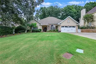 400 Chandler Ct, Sugar Hill, GA 30518 - Photo 2