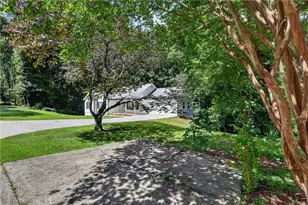 5027 Fitts Dr NE, Roswell, GA 30075 - Photo 4