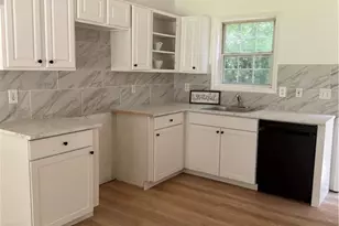 5027 Fitts Dr NE, Roswell, GA 30075 - Photo 8